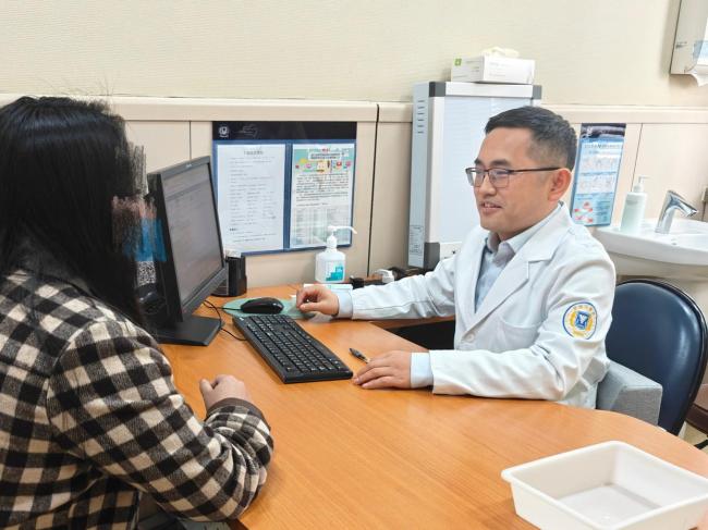 “在天堂和地狱之间游走”：该病因明星而知名，也困扰着千万普通人｜世界双相情感障碍日