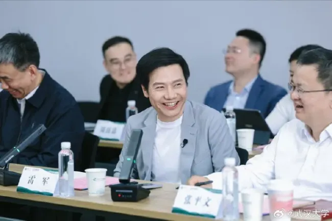 车企齐贺小米汽车上市1周年 销量超预期引发关注