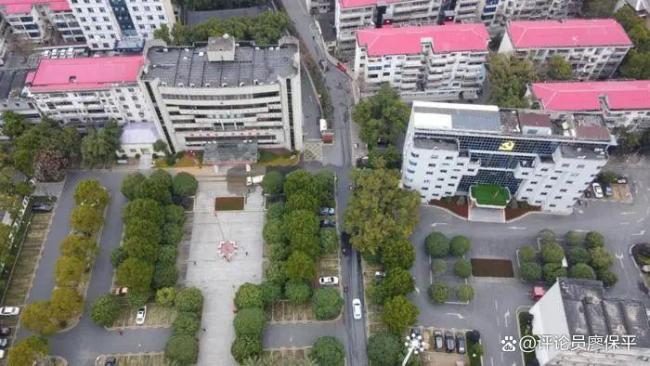 湖南一地38个单位围墙全拆