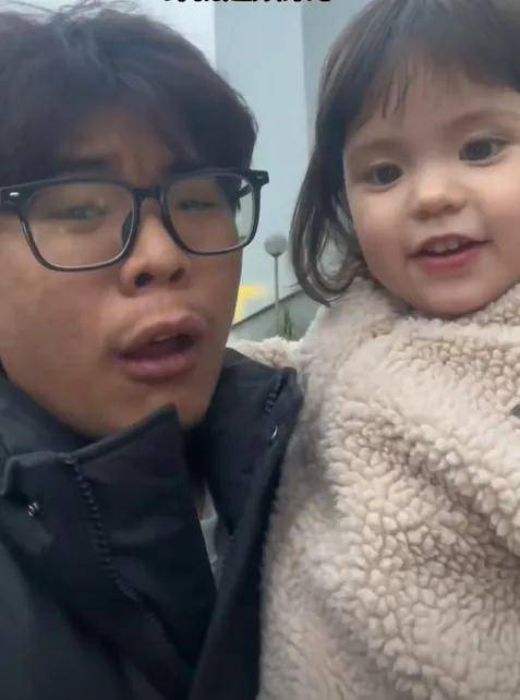 广东潮州小伙娶外国媳妇 跨国爱情甜蜜生活