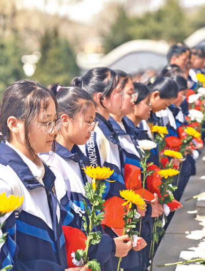 为何要坚持30年徒步任山河祭英烈 传承信仰的行走
