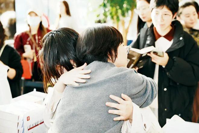 经历父母离世的年轻子女，如何与哀伤共处？