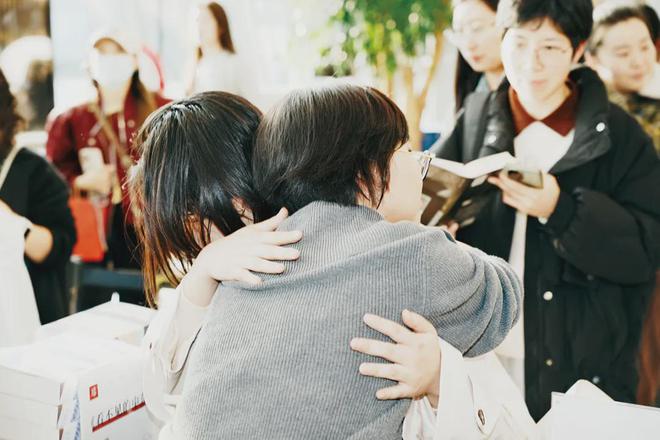 经历父母离世的年轻子女，如何与哀伤共处？
