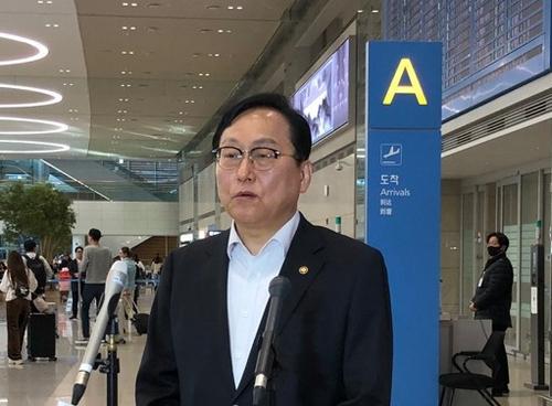 独家！美国宣布部分商品免征“对等关税”，美国知名投行分析师：科技巨头们别无选择