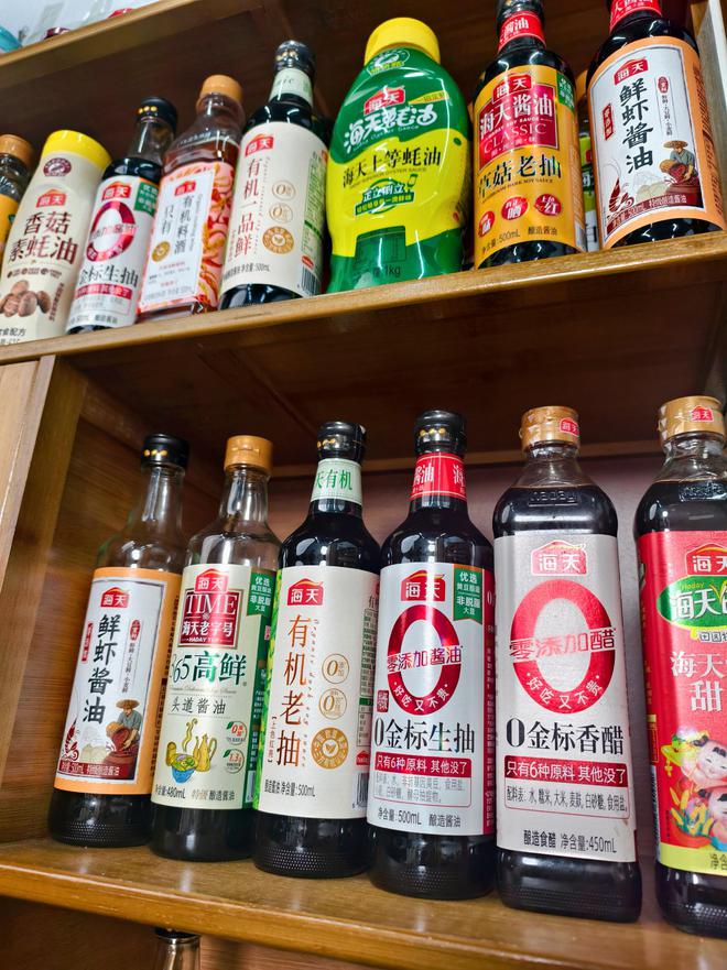 千亿调味品暗战：“酱油茅”海天味业2024年重回增长，川系三兄弟忙较劲