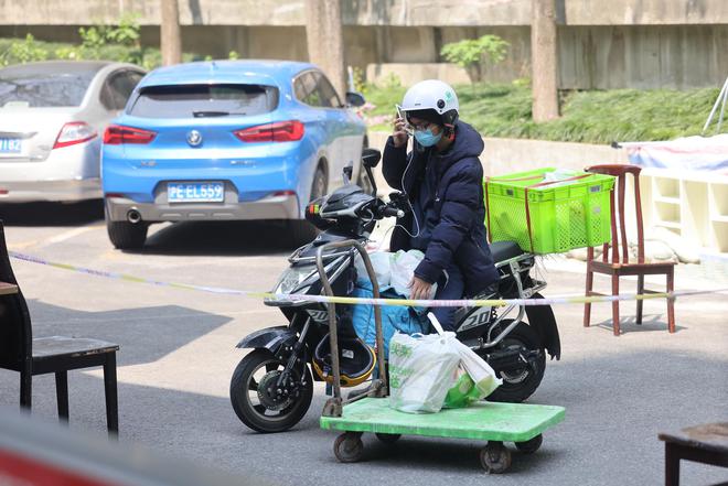 美团、京东同一天公布新动作，即时零售行业硝烟四起
