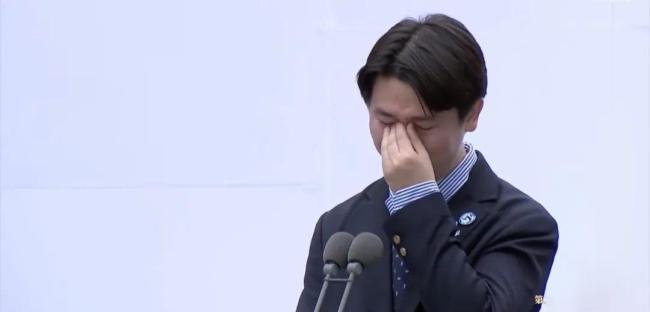 余华回应刘楚昕获奖 感动与坚持的力量