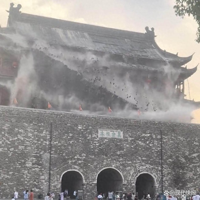 凤阳鼓楼坍塌 去年刚花341万维修