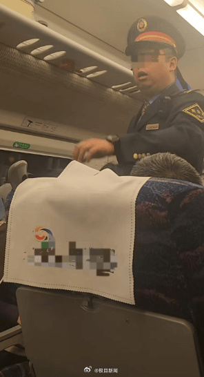 动车出站就停摆 旅客被困超4小时 12306回应无赔偿制度