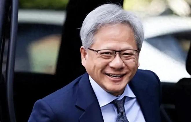 特朗普将更改AI芯片出口限制规则，黄仁勋、苏姿丰发声→