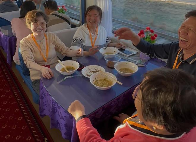 多地开启银发专列，银发族火车游成文旅消费新商机