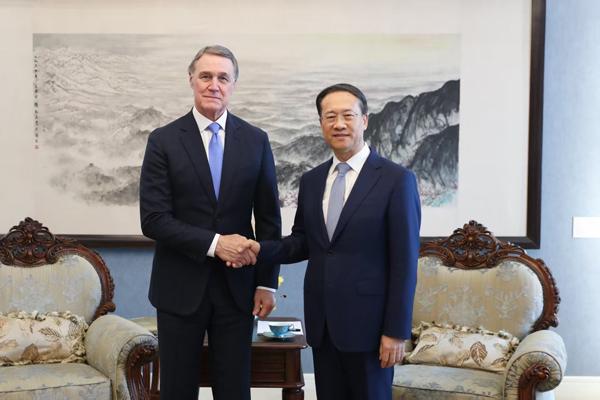 美国新任驻华大使庞德伟到任，外交部：希望美方同中方相向而行