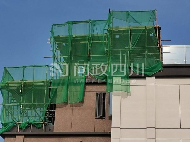 小区违建被投诉3年未拆 官方回复 业主阻碍执法导致暂停