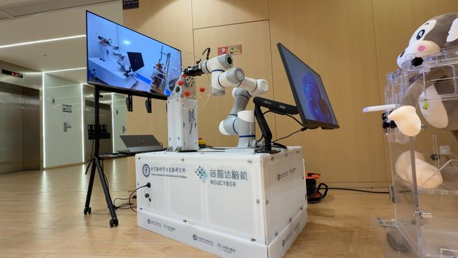 对标马斯克Neuralink！这款脑机接口明年有望临床