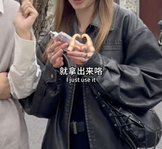 “上海街头采访”是本年度最幽默的小资纪录片