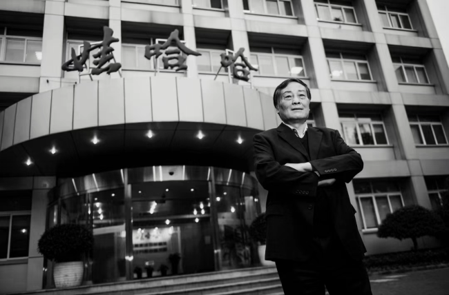 宗庆后去世一年后，才知道钟睒睒有多厚道 沉默里的格局