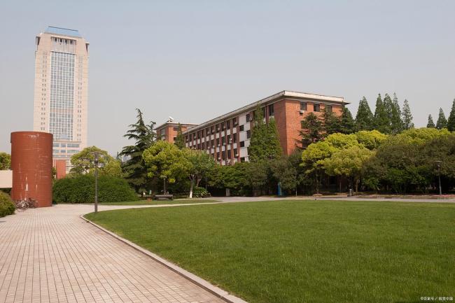 清华毕业学厨，“本升专”回炉…一大批名校生正在下沉自救