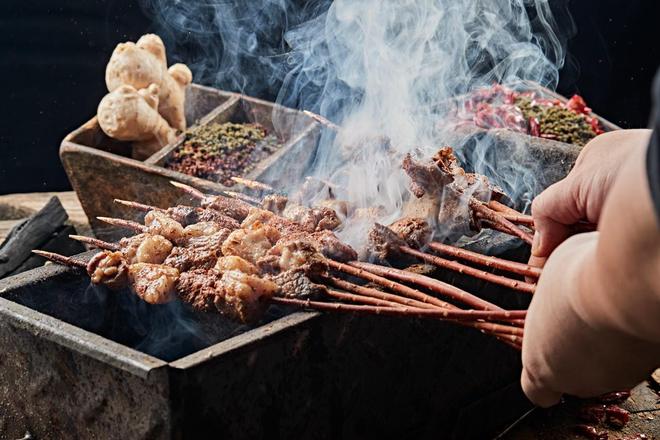 湖南第二城打上“烧烤牌”，实际想要什么？