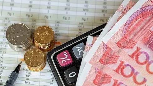 下半年扩内需仍紧迫，“这与人民币汇率息息相关”