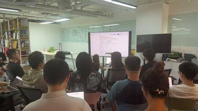辍学的00后，正在扎堆改变世界