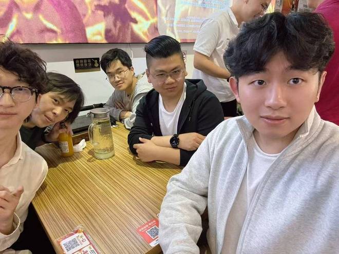 辍学的00后，正在扎堆改变世界