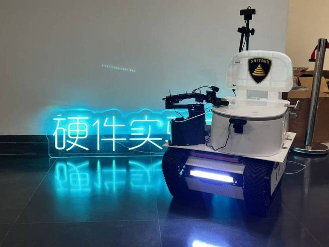 辍学的00后，正在扎堆改变世界