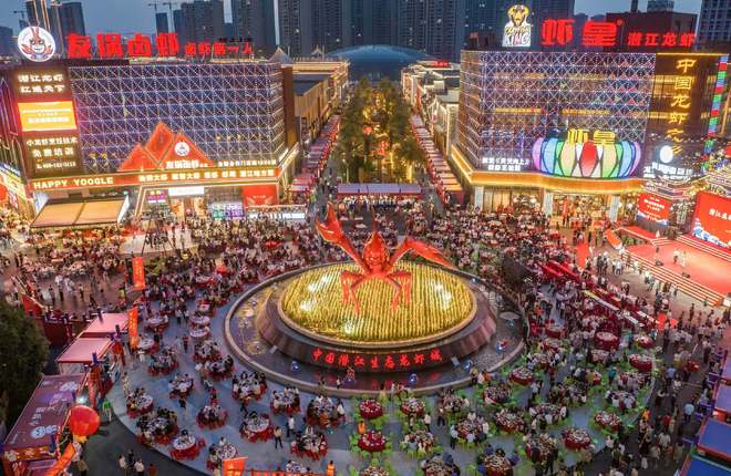 潜江撬动小龙虾千亿产业链，带动就业22万人｜活力中国调研行